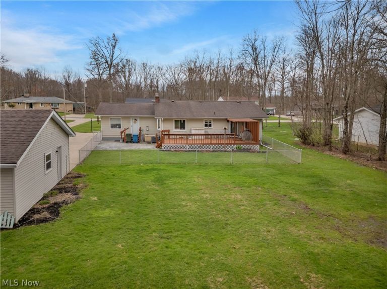 24292 Forestview Drive, Columbia Station, OH - Photo 6