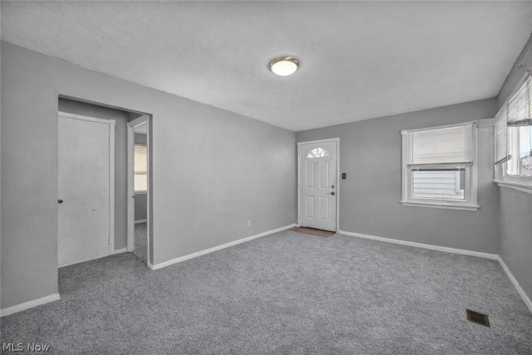 12309 Brookfield Avenue, Cleveland, OH - Photo 5