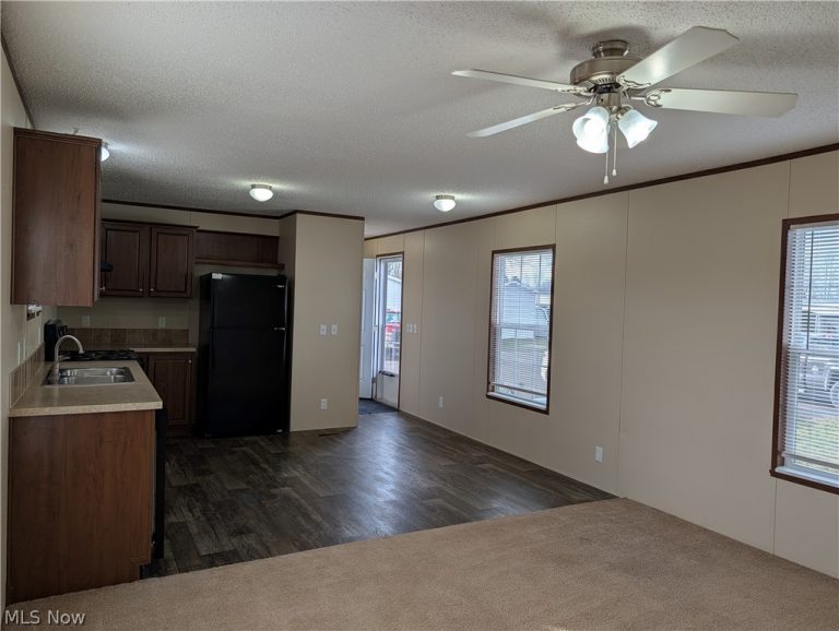 230 Cedar Brook Drive, Elyria, OH - Photo 4