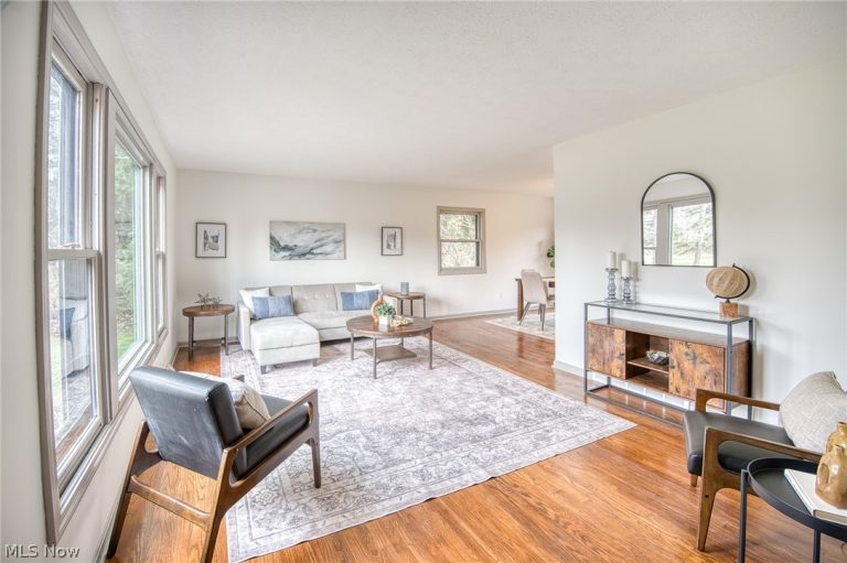 30825 Miller Avenue, Willoughby Hills, OH - Photo 2
