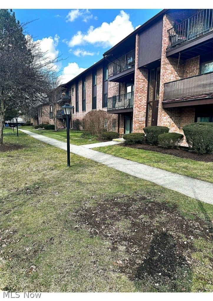 16460 Heather Lane, Middleburg Heights, OH