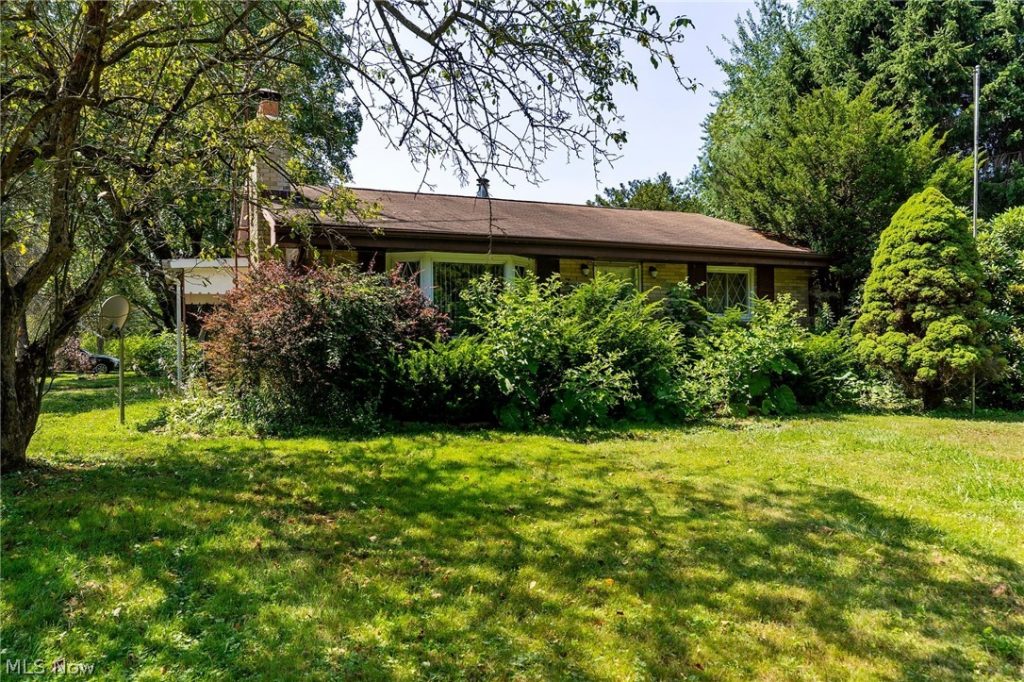 6677 Morningview Drive, Andover, OH