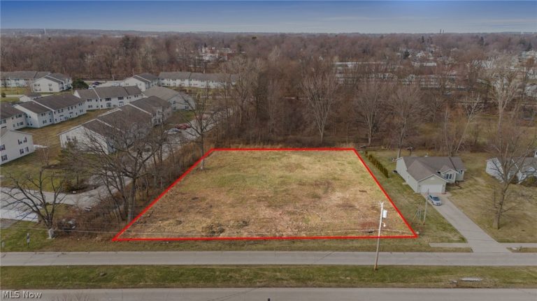 Academy Court, Painesville, OH - Photo 2