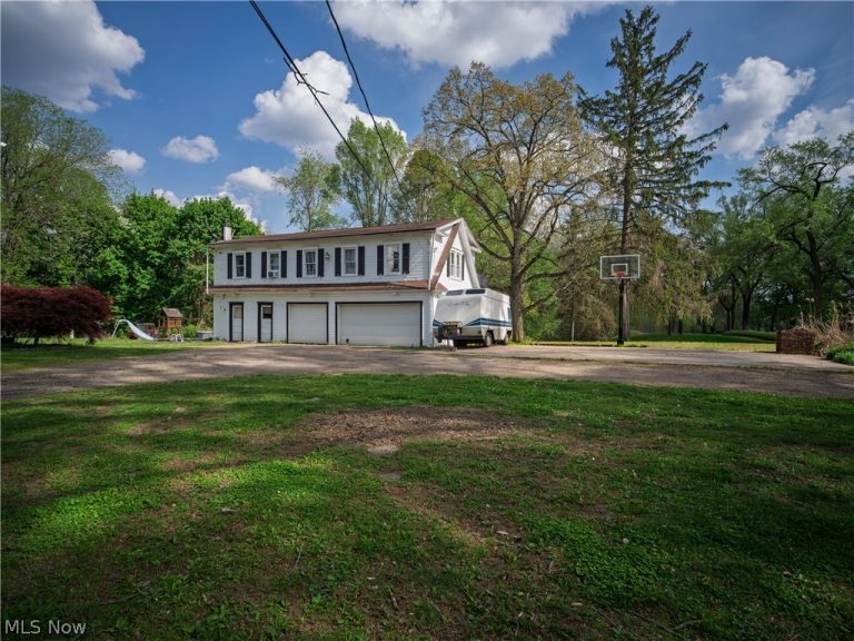 497 Moravian Trail, Uhrichsville, OH - Photo 3