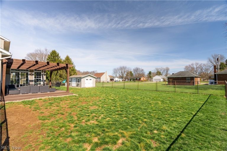 114 Hemlock Avenue, Waynesburg, OH - Photo 6