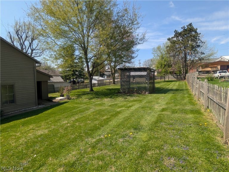 114 Sheridan Avenue, Somerset, OH - Photo 3
