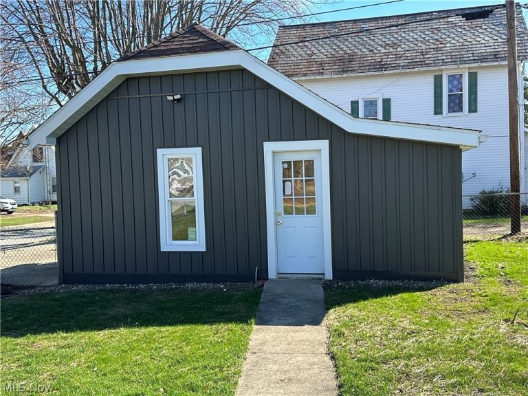 403 Park Street, Willard, OH - Photo 6