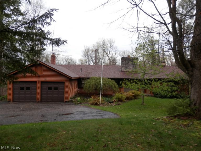 10200 Mayfield Road, Chesterland, OH - Photo 2