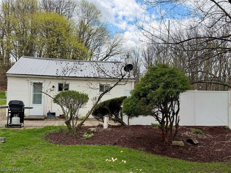 1610 Connecticut Avenue, Massillon, OH - Photo 4