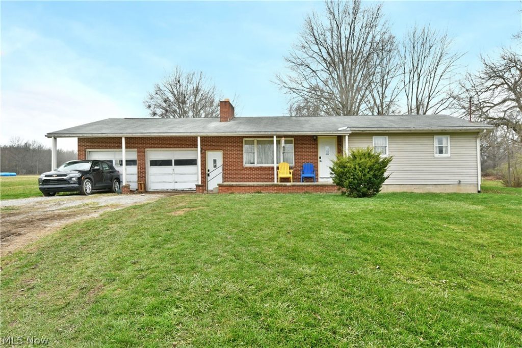 6111 Thompson Clark Road, Bristolville, OH