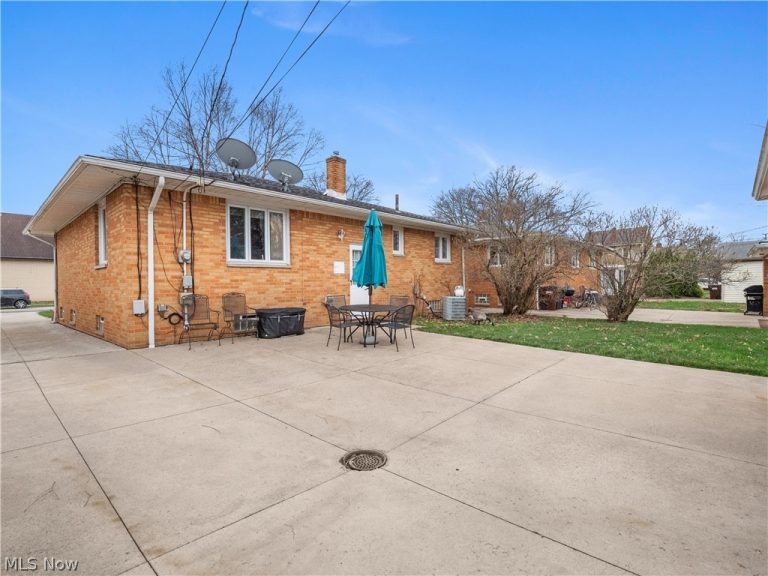 3406 Marioncliff Drive, Parma, OH - Photo 5