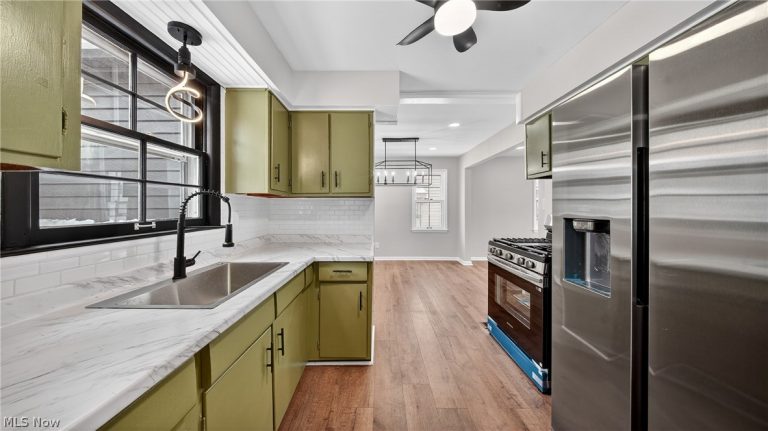 16811 Invermere Avenue, Cleveland, OH - Photo 6