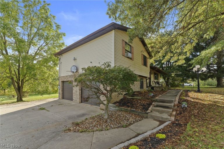 4278 Dudley Road, Mantua, OH - Photo 2
