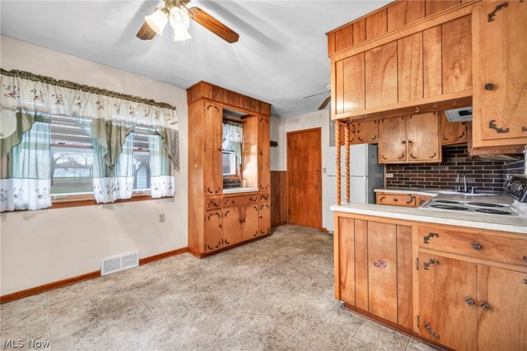 7181 York Road, Parma, OH - Photo 8