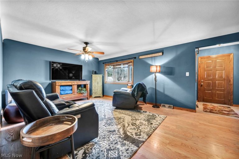 17313 Bennett Road, North Royalton, OH - Photo 4
