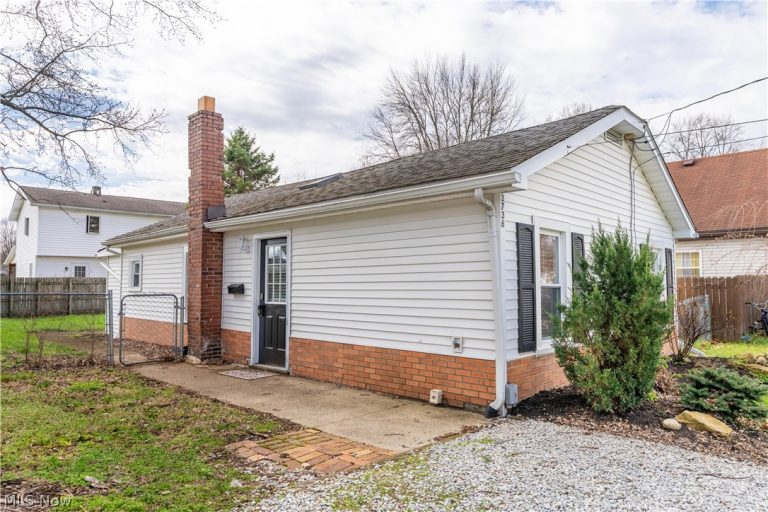 3736 Louise Street, Mogadore, OH - Photo 2
