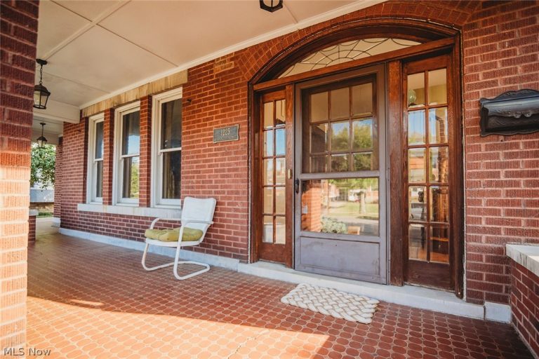 1225 Washington Avenue, Parkersburg, WV - Photo 2