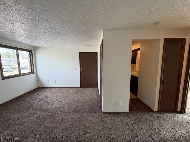 4107 Orchard Dale Drive #8, Canton, OH - Photo 5