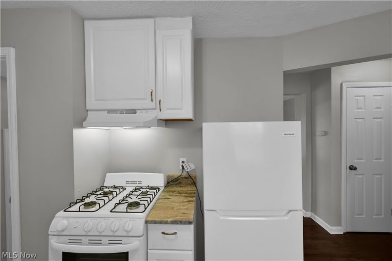 4561 148th Street, Cleveland, OH - Photo 8