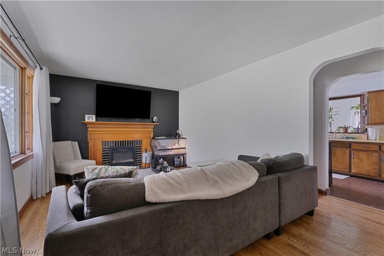 4649 Waseka Lane, Youngstown, OH - Photo 3