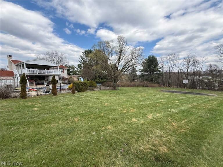 504 Greenbrier Court, Steubenville, OH - Photo 4