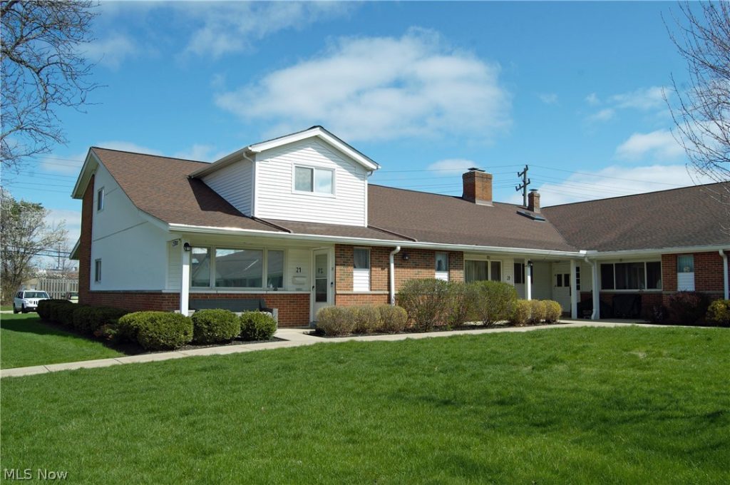 25600 Country Club Boulevard #18, North Olmsted, OH