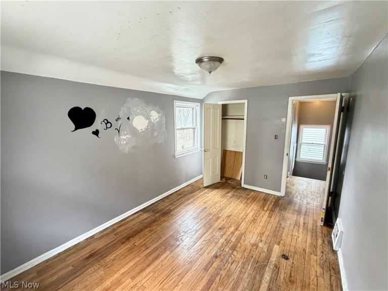 12402 Imperial Avenue, Cleveland, OH - Photo 6