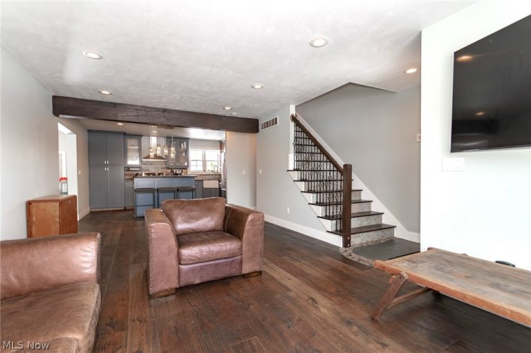 18919 Ravenna Road, Chagrin Falls, OH - Photo 5