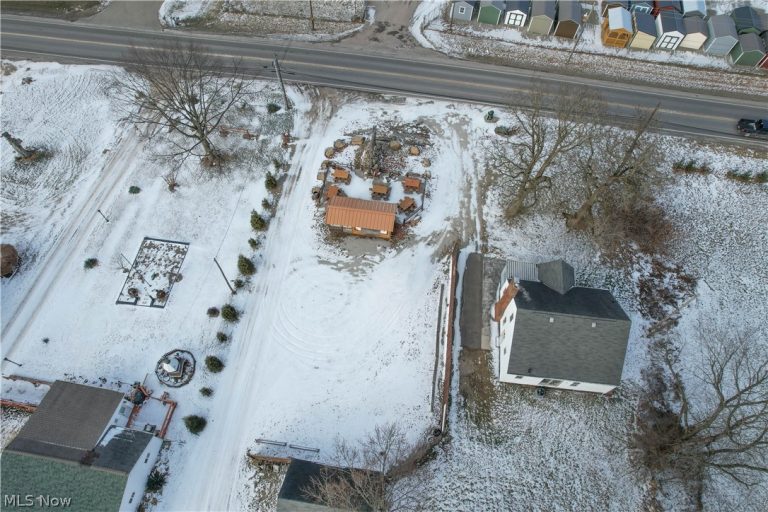 8216 Navarre Road, Massillon, OH - Photo 2