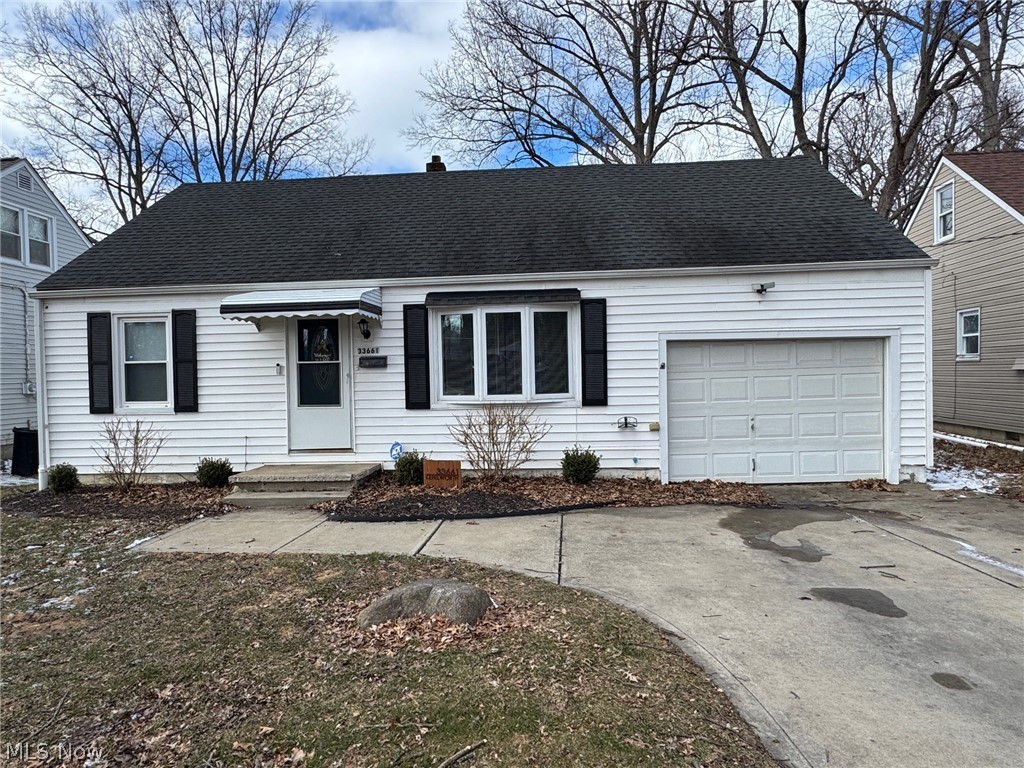 33661 Kenilworth Road, Eastlake, OH