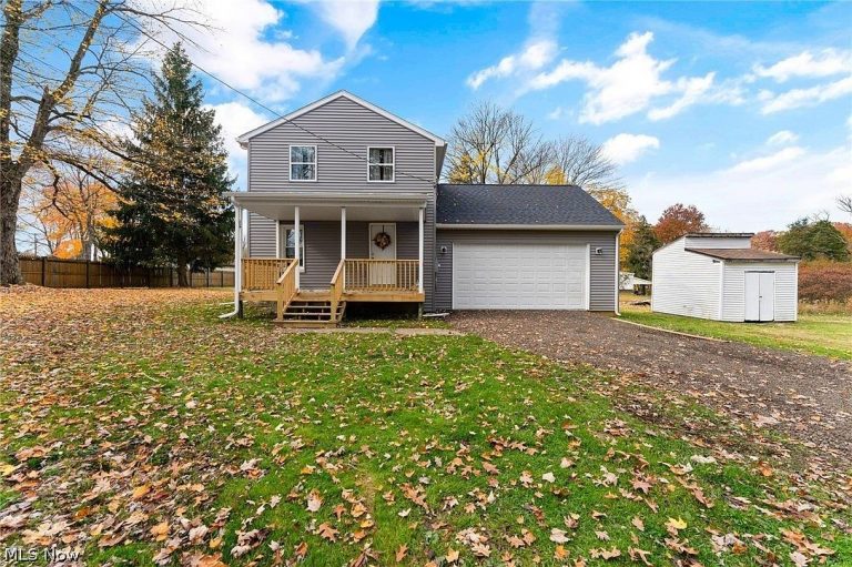 3516 Roseview Drive, Hubbard, OH, 44425