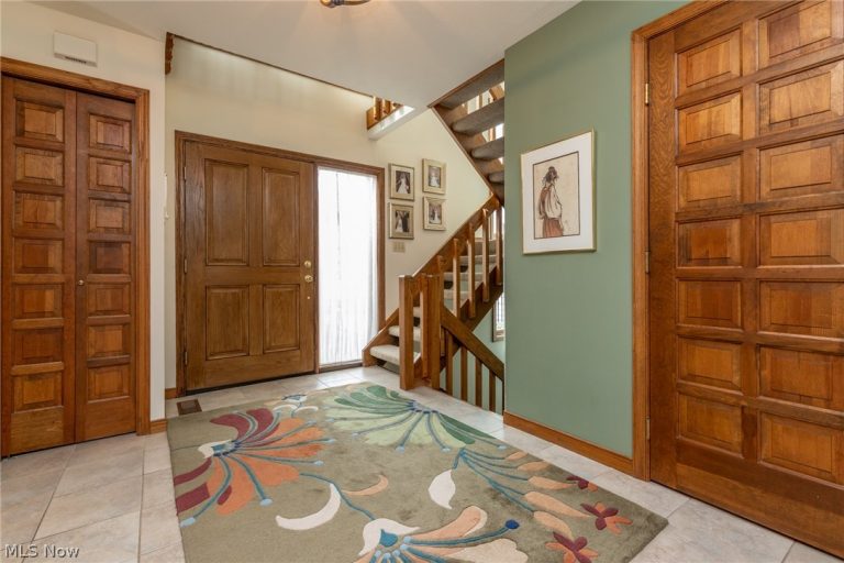 3 Windrush Lane, Beachwood, OH - Photo 3