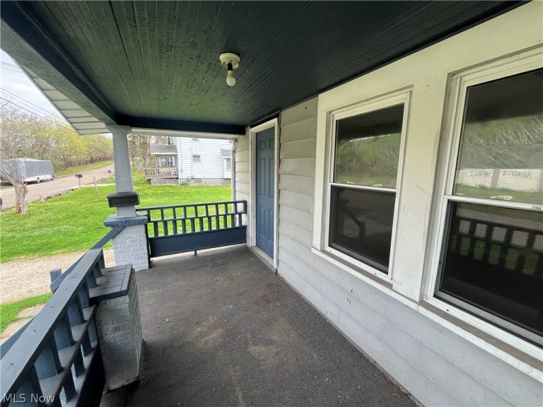 1270 Welsh Avenue, Akron, OH - Photo 2
