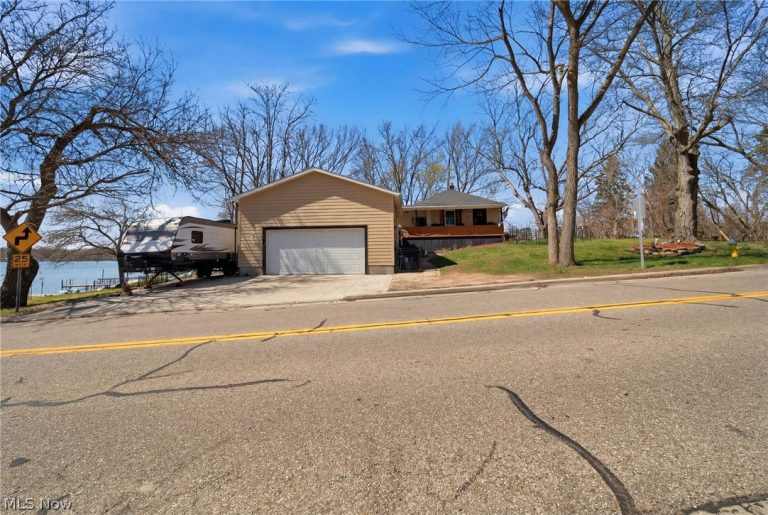 674 Portage Lakes Drive, Akron, OH - Photo 4