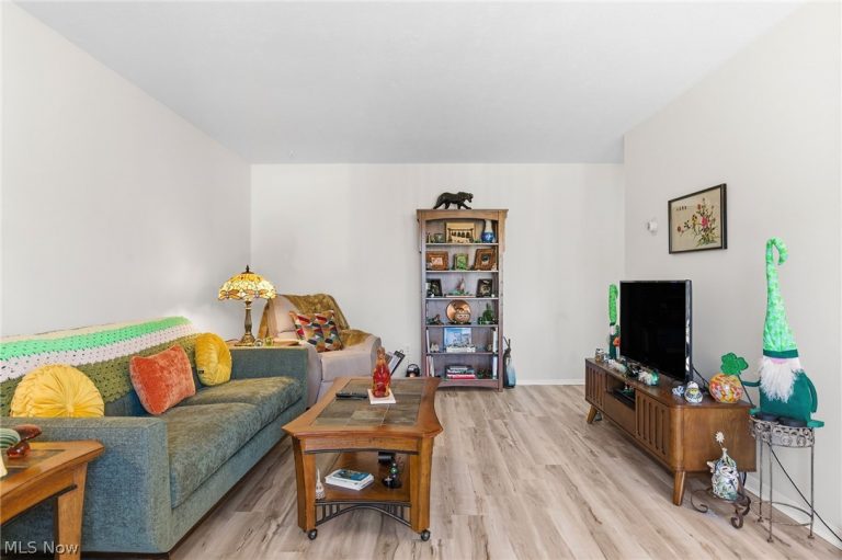 20312 Lorain Road #112, Fairview Park, OH - Photo 5