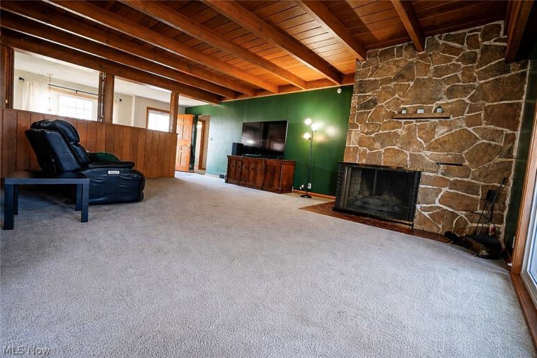 1627 Bayberry Lane, Coshocton, OH - Photo 8
