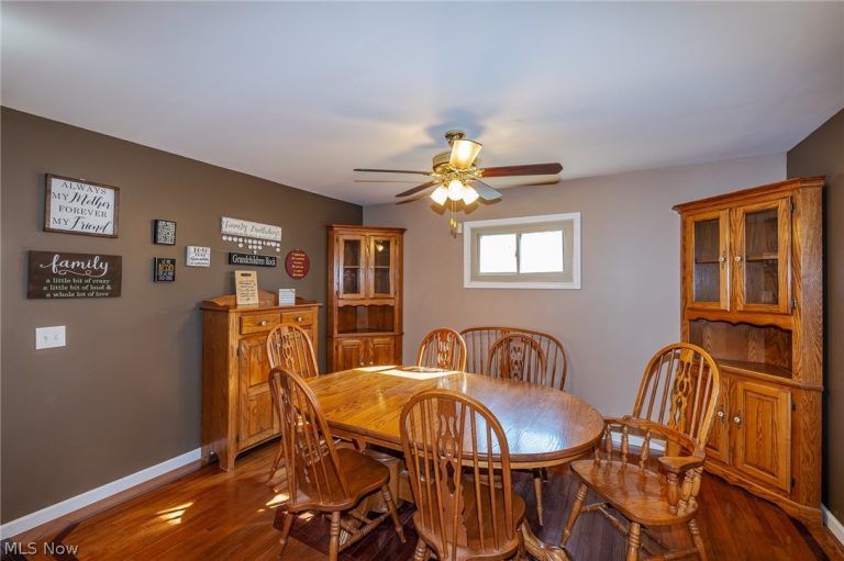 490 Mapleview Drive, Seven Hills, OH - Photo 8