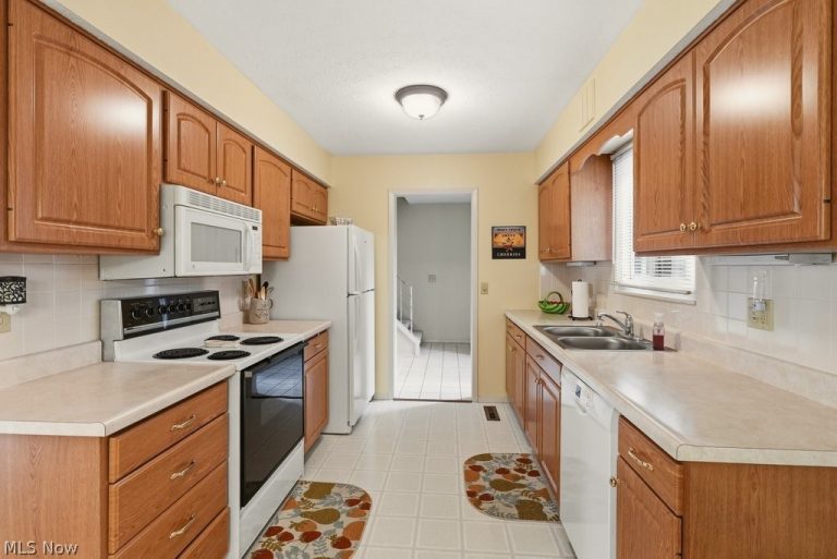 19281 Idlewood Trail #14-1, Strongsville, OH - Photo 6