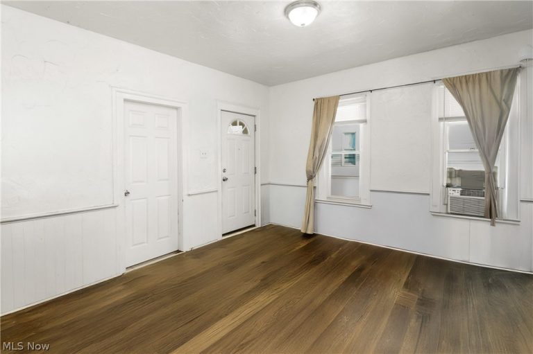 511 Brown Street, Akron, OH - Photo 2