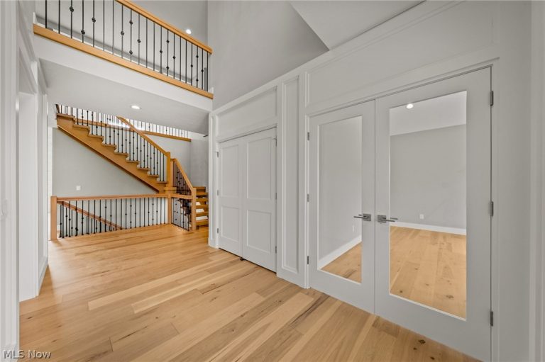405 Club Drive, Aurora, OH - Photo 8