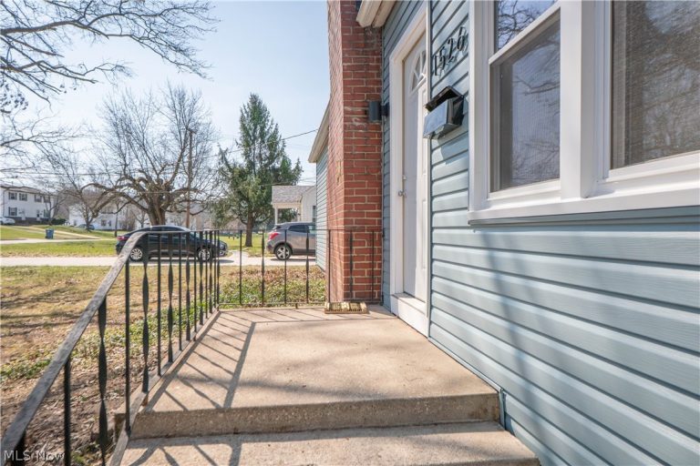 1526 Franklin Avenue, Kent, OH - Photo 2