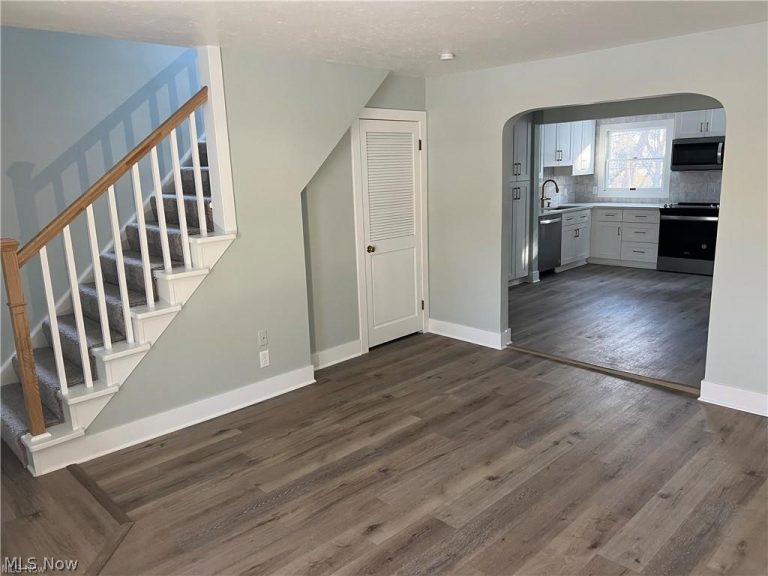 145 Beck Road, Avon Lake, OH - Photo 6