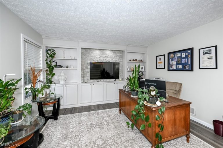 865 Holborn Road, Streetsboro, OH - Photo 4