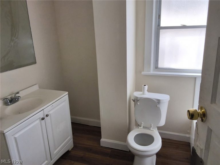1653 Elberon Avenue, East Cleveland, OH - Photo 5