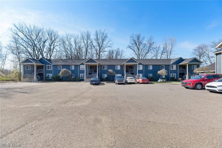 1894-1898 Springfield Lake Boulevard, Akron, OH, 44312