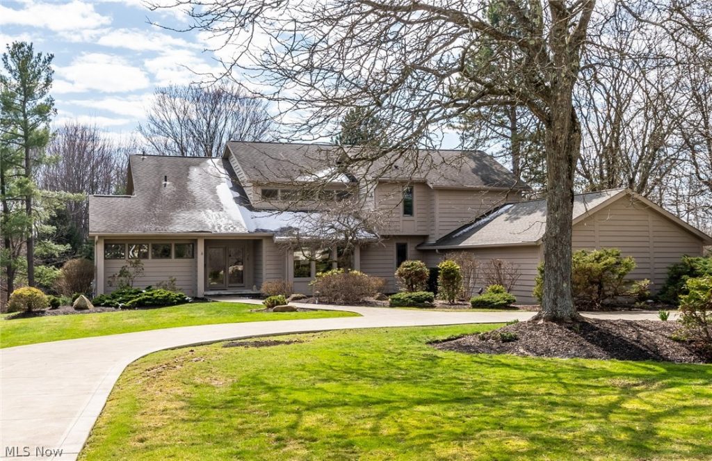 2505 Cedarwood Road, Pepper Pike, OH
