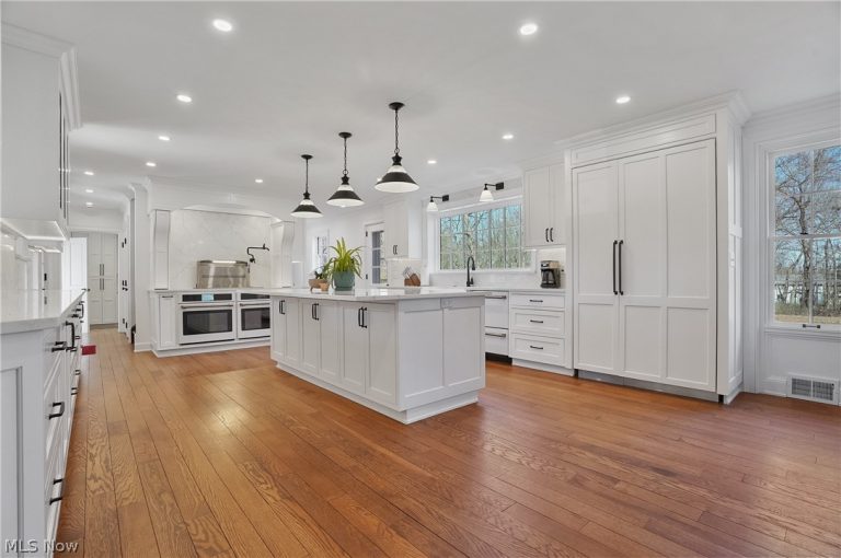 1322 Springhill Lane, Massillon, OH - Photo 3