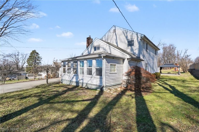 801 Chaffin Road, Akron, OH - Photo 2