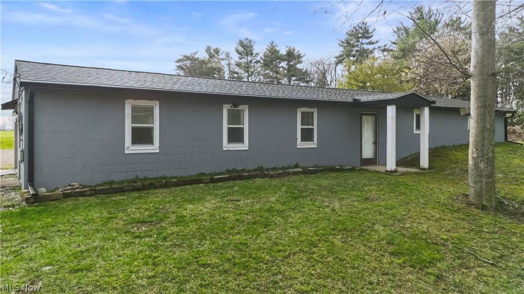 1727 1/2 State Route 60, Ashland, OH