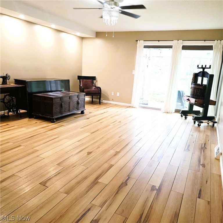 67 Landings Way, Avon Lake, OH - Photo 5